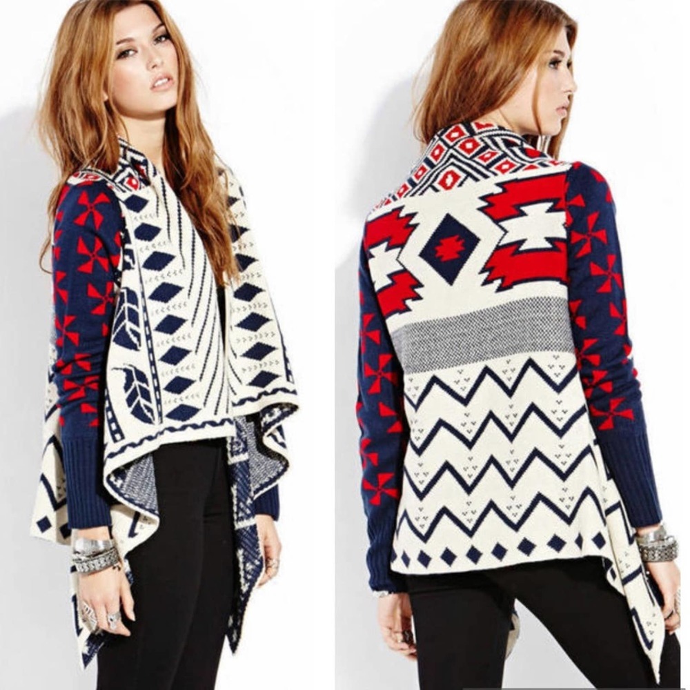 ⭐️ SOLD ⭐️ FOREVER 21 Aztec Boho Cardigan M - Picture 1 of 9